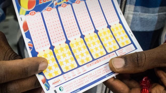 全村发大财！比利时小镇165人平分逾2亿新元大彩
