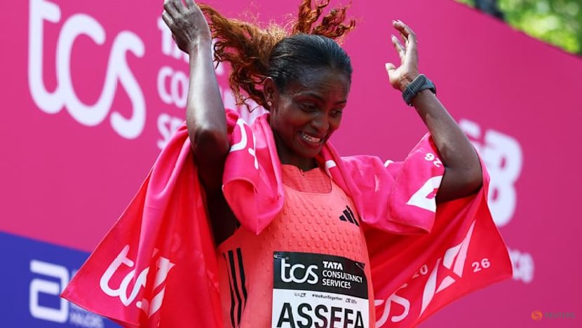 London Marathon breaks record for largest number of finishers