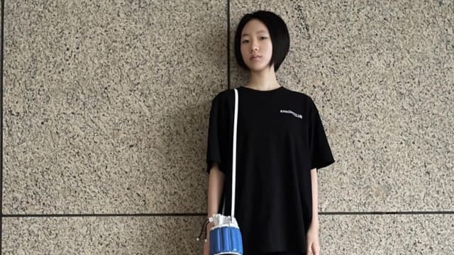 以短发造型示人　小S大女儿撞脸周冬雨