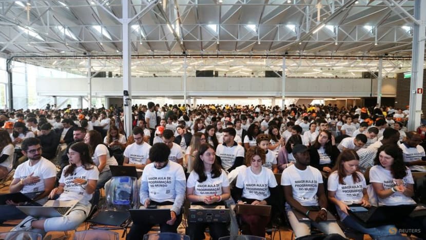 Portuguese school sets world record for largest programming lesson Portuguese school sets world record for largest programming lesson