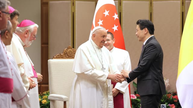黄总理与教宗方济各会晤 讨论宗教和谐重要性