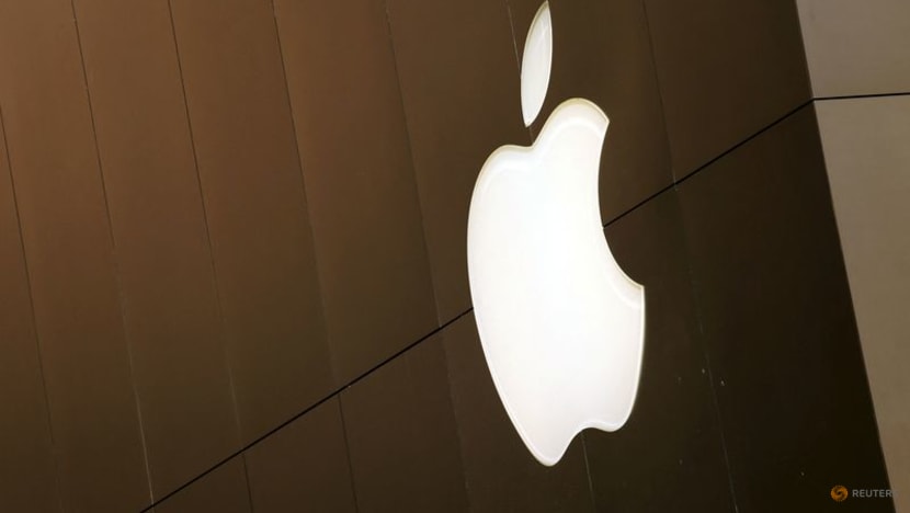 Apple takes top spot for first-quarter smartphone sales, data shows