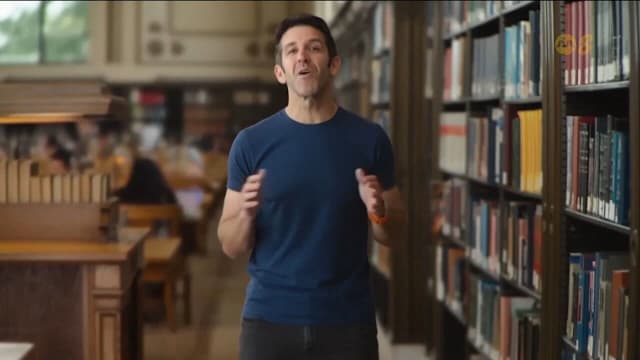 苹果公司行政总裁库克将卸任 由硬件工程高级副总裁特努斯接棒