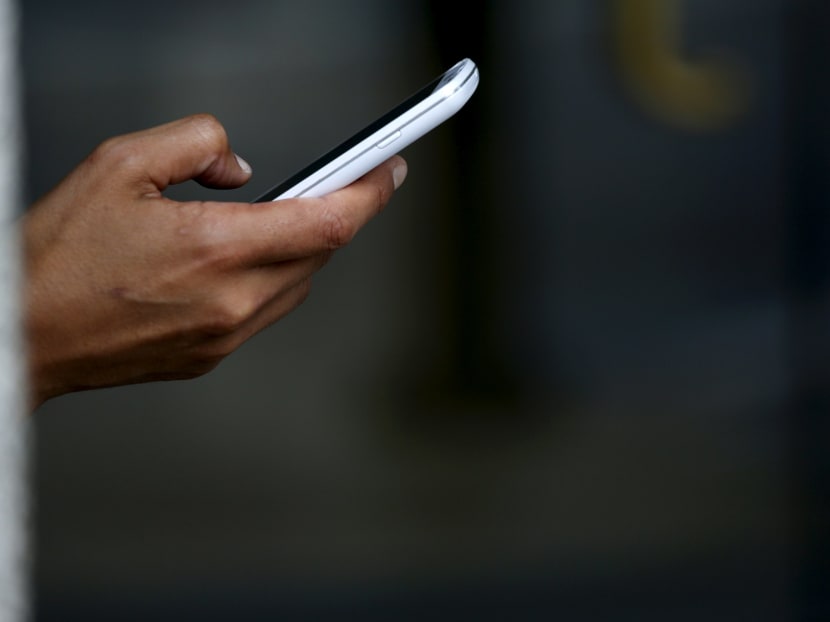 Old phone to recycle? In France, just drop it in the mail