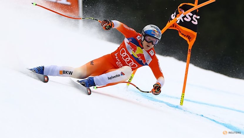 Alpine skiing-Franzoni wins Kitzbuehel downhill with Odermatt second
