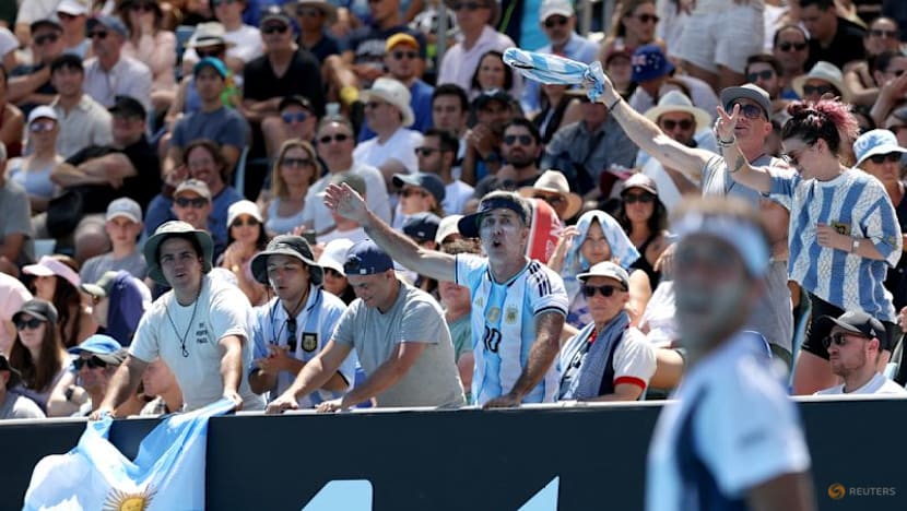 Fans frustrated as record day one crowd packs out Australian Open