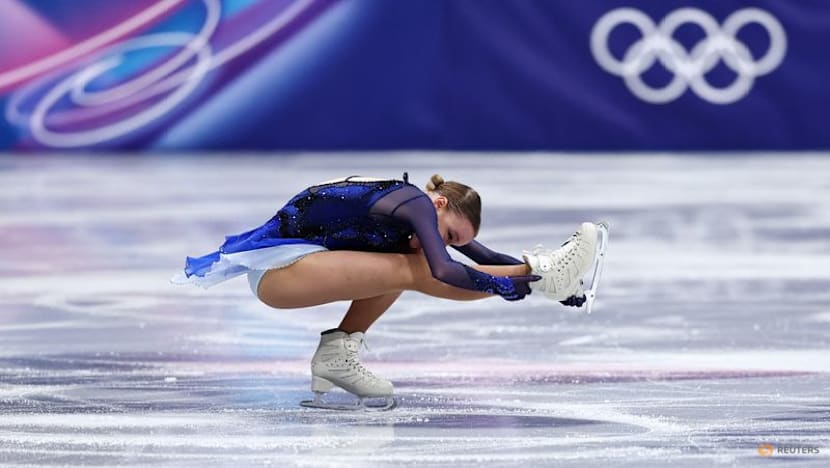 Figure Skating-Crowd lift helps Israel's Seniuk qualify for free skate