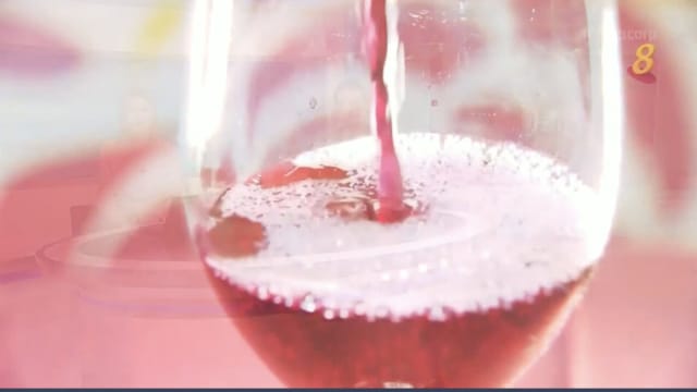 日本温泉馆举行葡萄酒浴 让好酒之人尽情享受