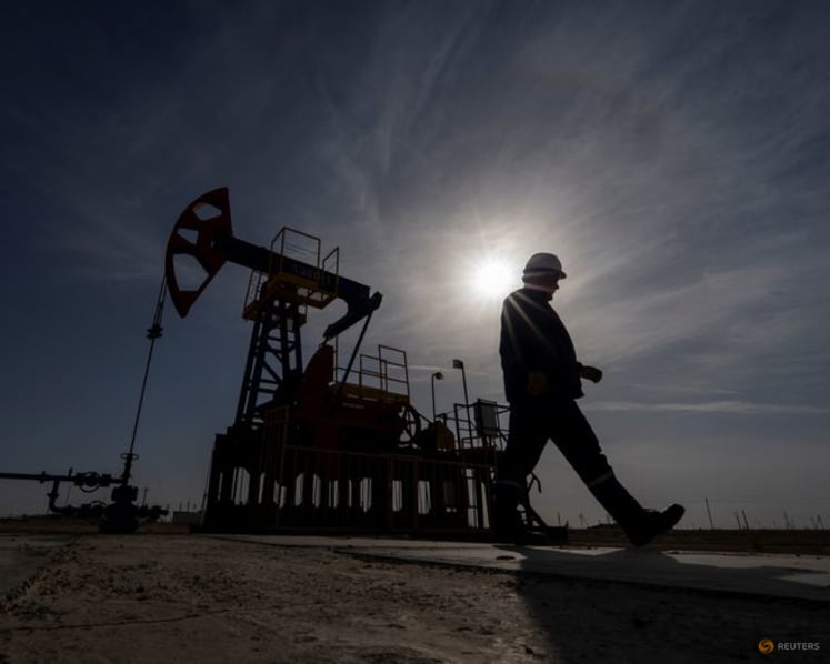 Oil rises more than a dollar per barrel as US launches fresh strikes against Iran