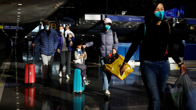 暂停签发日韩赴华签证 中国向两国公民采取过境限制措施