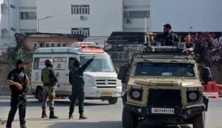 India tuduh Pakistan mendukung ‘terorisme perbatasan’ setelah serangan Kashmir menewaskan 26 orang