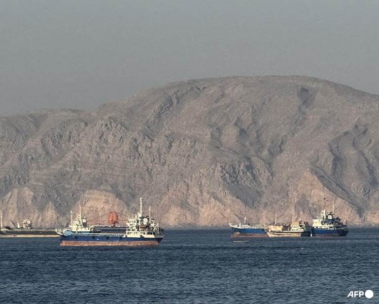 Trump warns Iran to open Hormuz or get 'hit very hard'