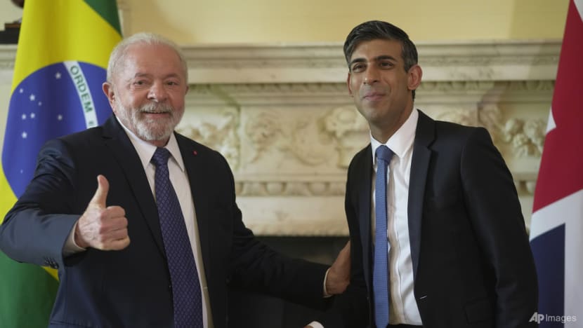 In London, Brazil's Lula calls for efforts to free Assange In London, Brazil's Lula calls for efforts to free Assange