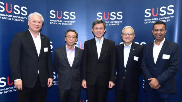 新跃社科大学与新加坡飞行学院 联合开办两个航空相关课程