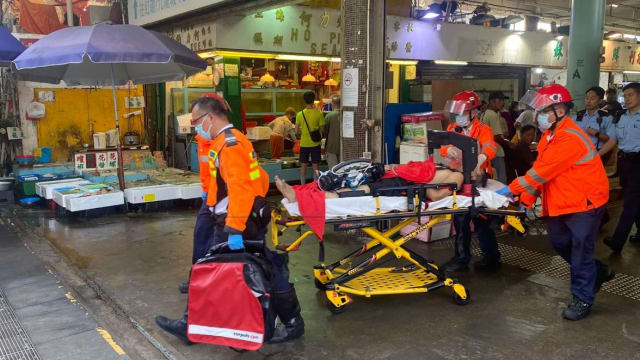香港钓客疑争位起冲突 双双坠海一人亡