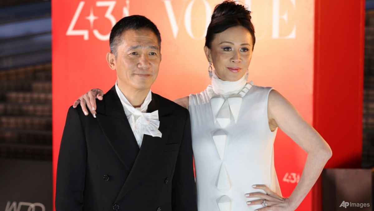 Carina Lau Cherishes Handwritten Letters from Tony Leung, Revealing Their Intimate Connection