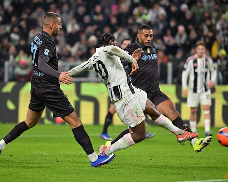 Juventus earn commanding win over injury-hit Napoli to close in on top four