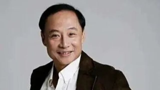 中国男星含冤背负抛妻弃子骂名30年，终于证明孩子的父亲不是他！