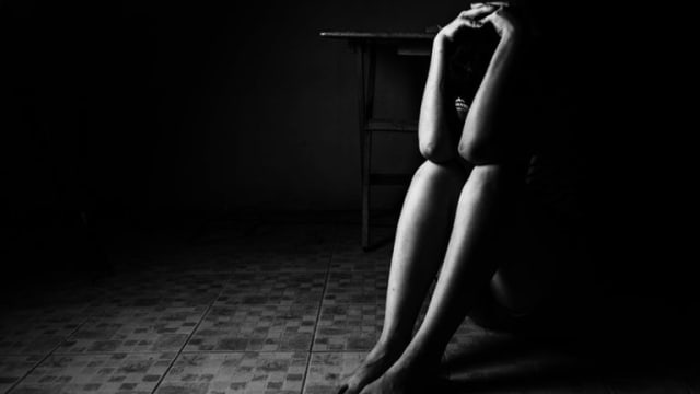 非礼同床准继女 男子被判监打鞭