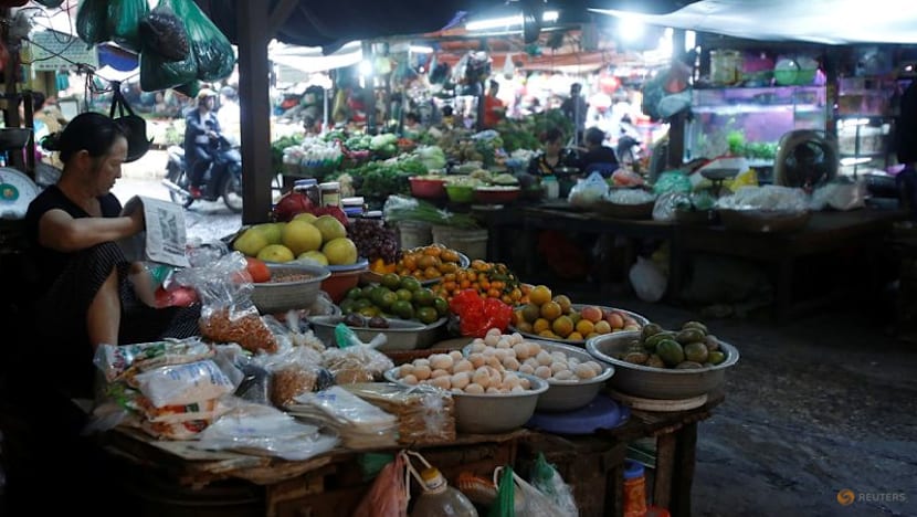 Vietnam inflation accelerates in May, trade deficit widens to record high