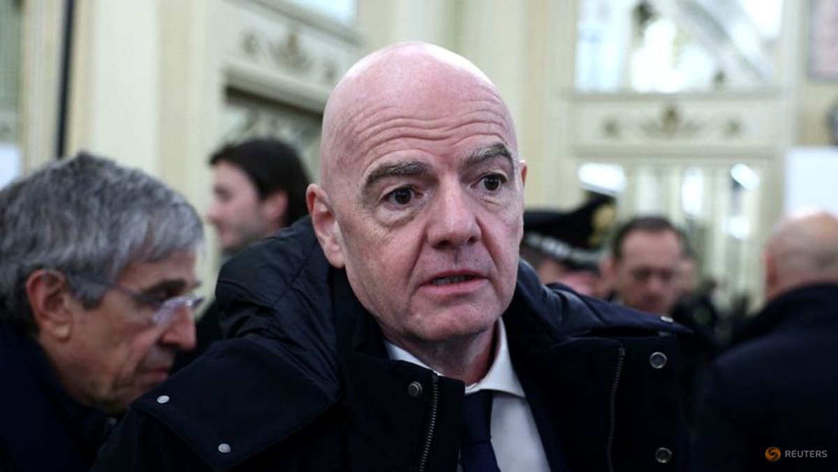 FIFA boss Infantino supports lifting ban on Russia