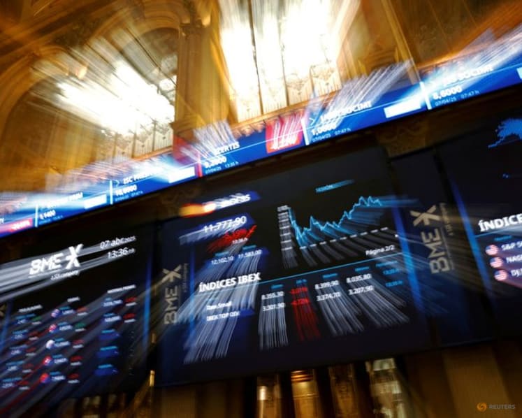 Global equity funds draw inflows for the seventh week on earnings optimism
