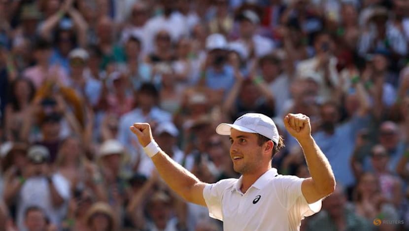 Fery fairytale rolls on as Briton powers into Wimbledon semis