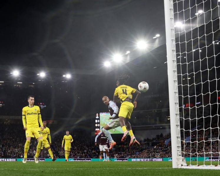 Roma tame Midtjylland, Malen double earns Villa win over Young Boys
