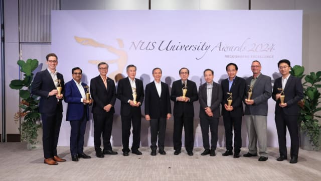 八名杰出人士获新加坡国立大学杰出服务奖