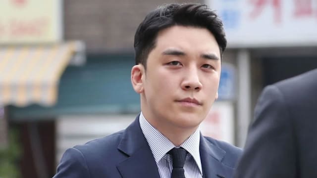 Seungri低调出席越南开幕活动　主办方未列名单，网批：还好这次身边是男人