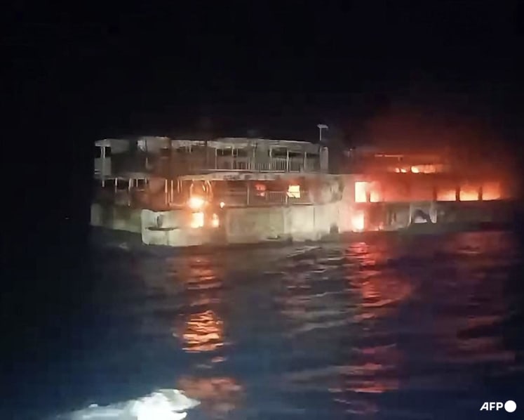 Philippine ferry fire kills 5, 87 missing