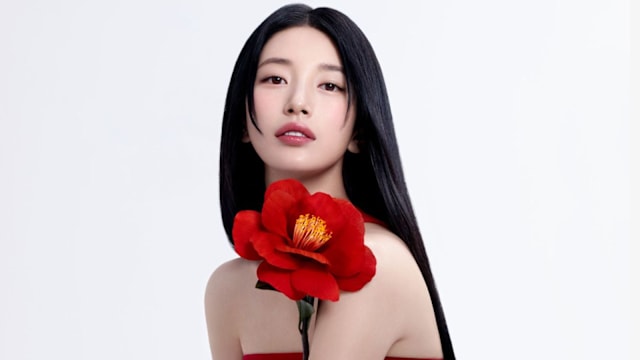 韩星Suzy 7月17日访新，为TSUBAKI 20周年快闪活动站台