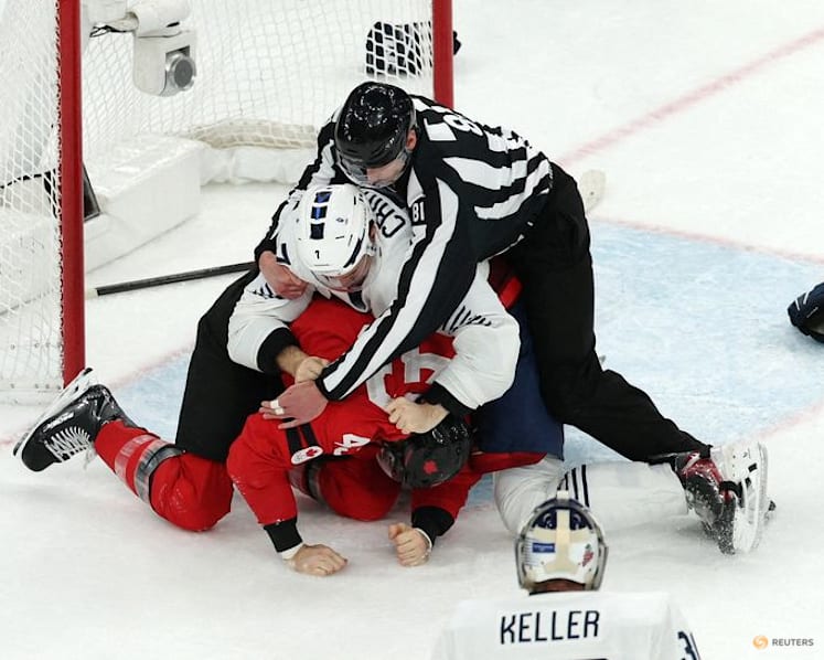Ice hockey-France suspend Crinon for rest of Games after Canada fight