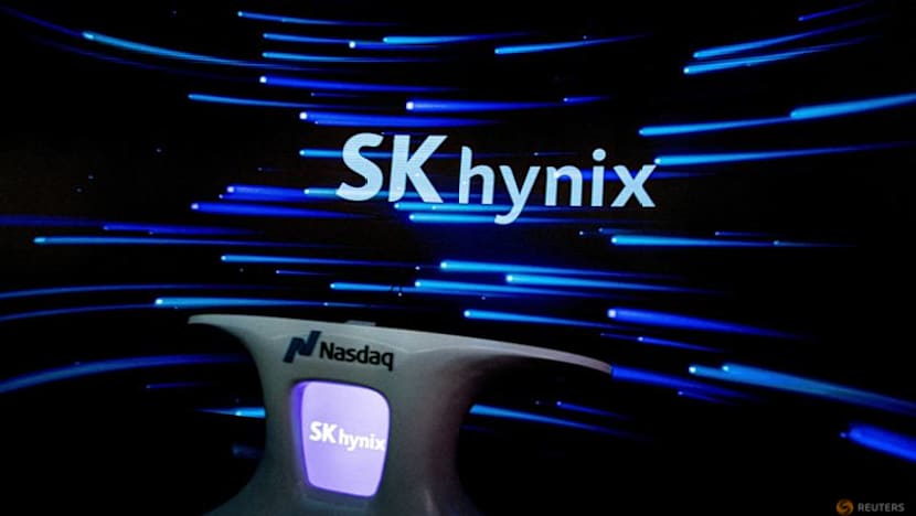 SK Hynix to pay 60% of employee bonuses in company stock under preliminary deal, says source