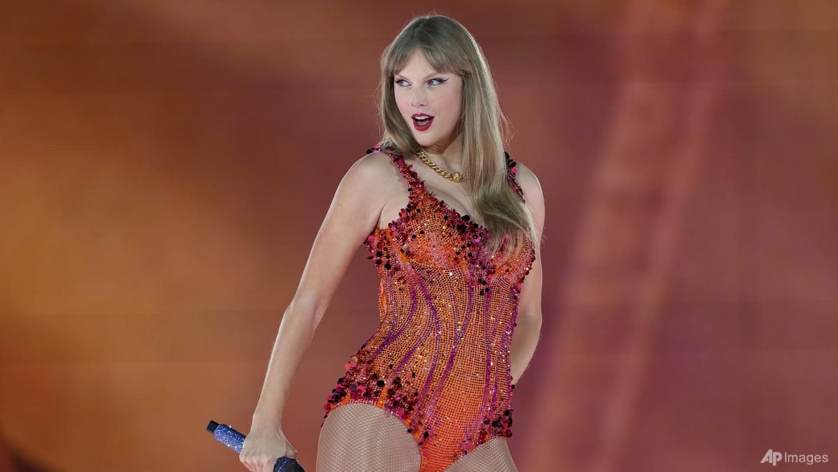 Taylor Swift breaks two Spotify records for 2026 with The Life of a Showgirl: The Encore - CNA Lifestyle