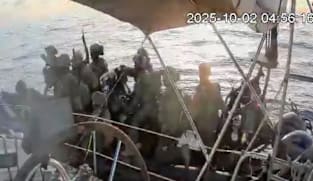Militer Israel naiki armada bantuan ke Gaza; aktivis asing dibawa ke pelabuhan Israel