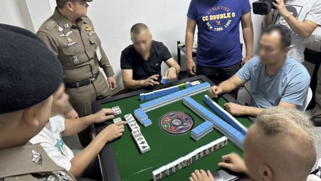 曼谷中餐厅暗藏赌博窝点 警方突袭捕四中国男子