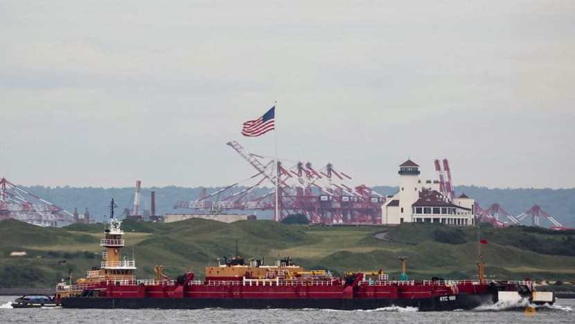 Oil posts weekly loss as interest rate policy spurs fuel demand worries Oil posts weekly loss as interest rate policy spurs fuel demand worries