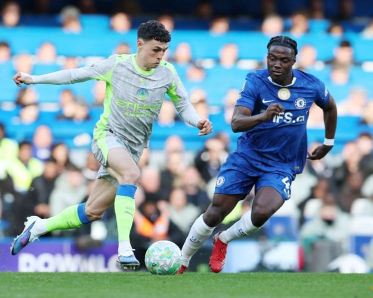 Manchester City blow Chelsea away 3-0 to move closer to Arsenal