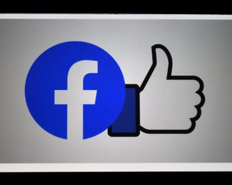Commentary: Imagine a world with more than one Facebook. Here’s why you can’t