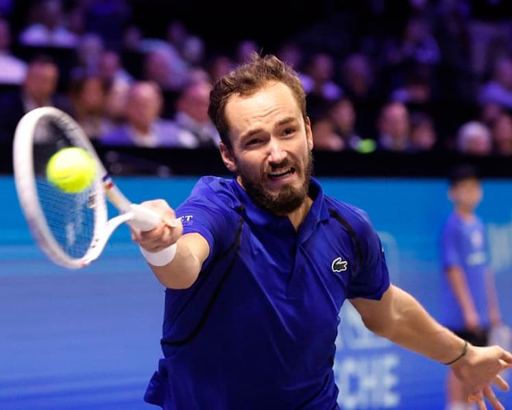 Alcaraz beats Medvedev to reach Vienna final