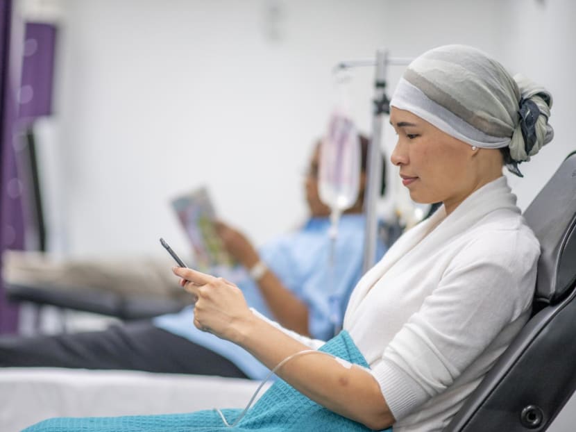 Chemotherapy and hair loss: How women with breast cancer deal with losing their hair &ndash; and how to support them