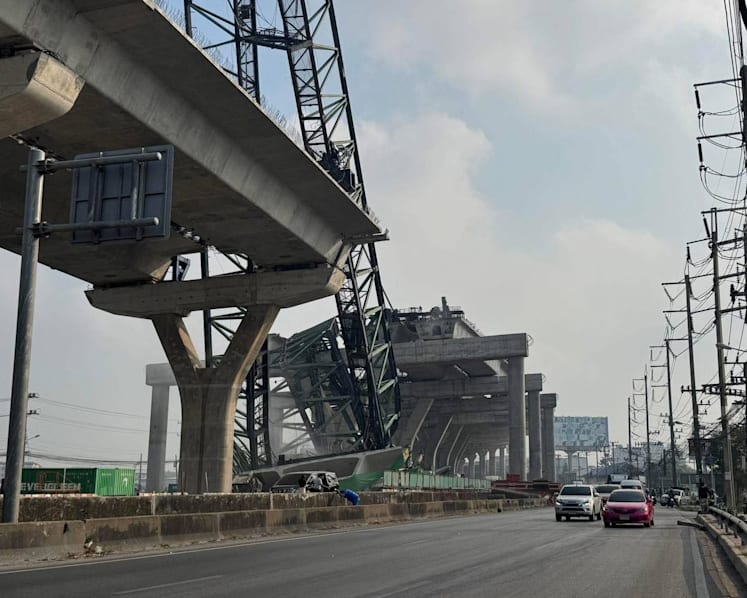 Crane collapse in Bangkok suburbs kills two: Police