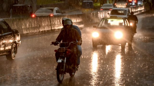 巴基斯坦遭暴风雨侵袭 导致至少32人丧命