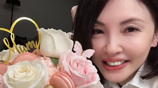 突接儿子来电以为出事　何如芸听答案哭了
