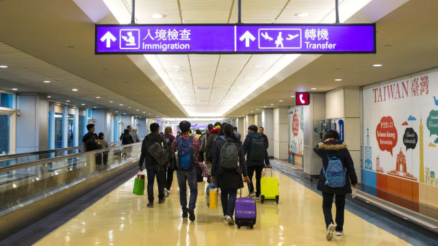 中国大陆呼吸道疾病病例显增 台湾所有机场提高警戒