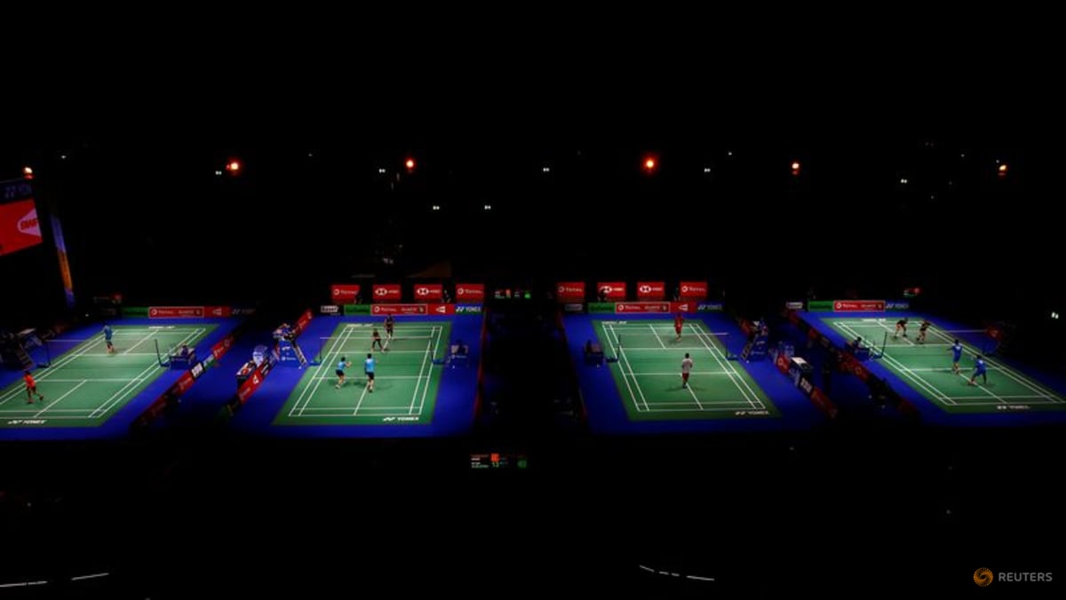 Badminton-BWF to test out synthetic feather shuttlecocks