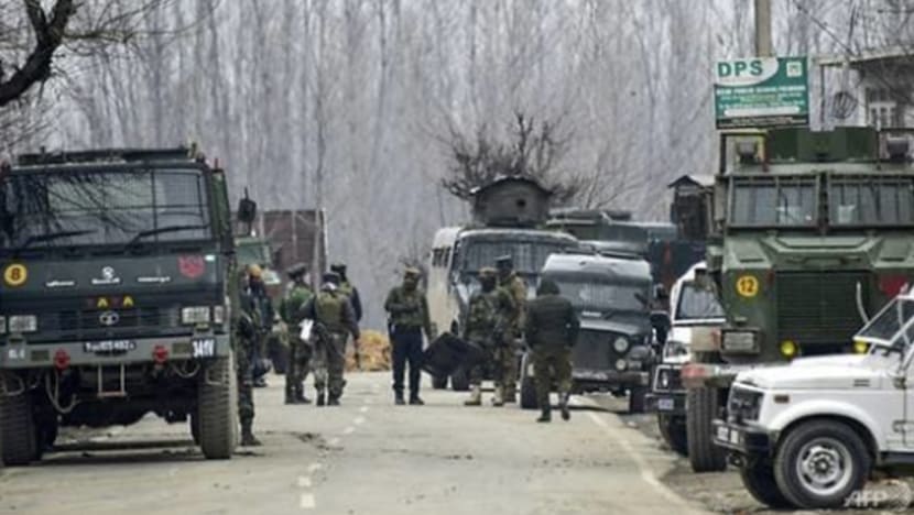 India lancar serangan udara; Islamabad tolak dakwaan kubu militan diserang