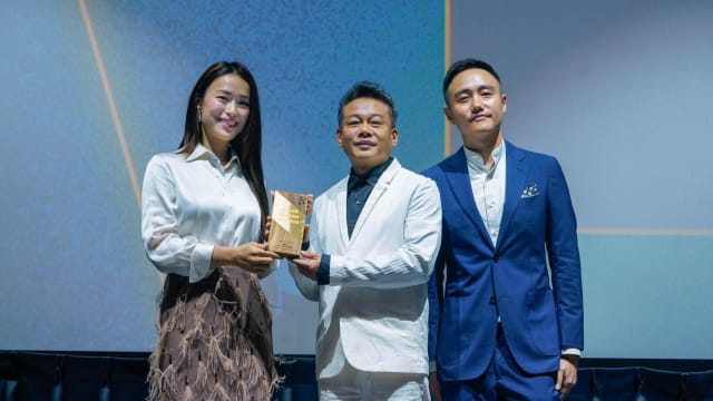 狮城获颁“影坛杰出演员奖”，影帝李康生缔造“亚洲纪录”，自诩“无人能破”！