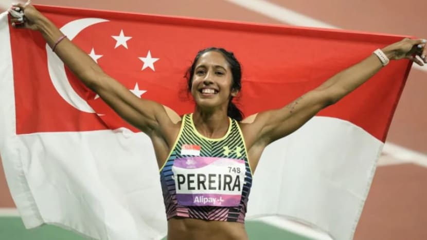 Ratu pecut SG Shanti Pereira  rangkul pingat perak acara 100 meter Sukan Asia